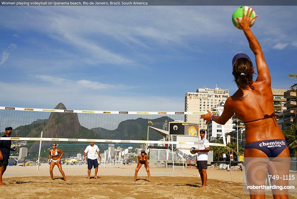 women playing volleyball